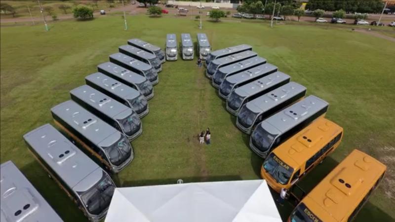 prefeitura-de-sinop-entrega-novos-onibus-para-o-transporte-escolar